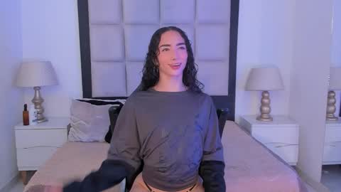 Snapshot of tiny_thomm chatting on February 2026 06:39:02 AM Thomm Independent Model online show from February 2026 06:39:02 AM