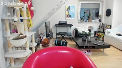 Tiny online show from September 2025 04:12:01 AM