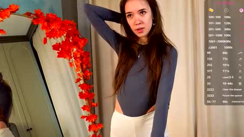 Snapshot of tinyanie chatting on November 2025 06:06:02 AM Annie online show from November 2025 06:06:02 AM