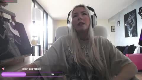 stage Kylie Sinner  brand CLITBAIT online show from May 2026 09:31:01 PM