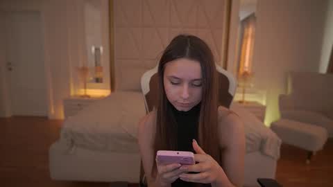 tinynataliee online show from March 2026 05:19:01 AM