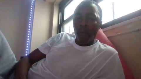 Snapshot of tinypoodledick chatting on February 2025 05:30:01 PM littledpoodledick online show from February 2025 05:30:01 PM