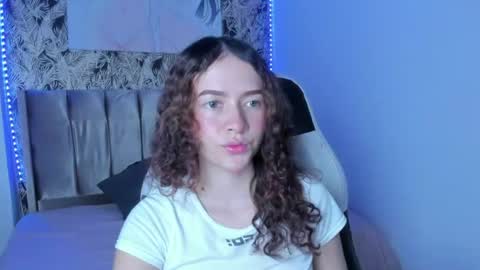 tinysophi online show from June 2026 04:20:01 PM