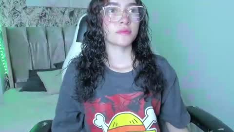 tinysophi online show from June 2026 03:11:02 PM