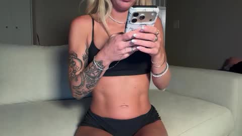 tinytayy online show from June 2026 03:26:02 AM