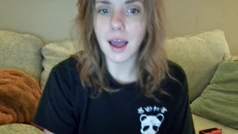 Snapshot of tinywithtiddies chatting on October 2025 01:31:01 PM tinywithtiddies online show from October 2025 01:31:01 PM