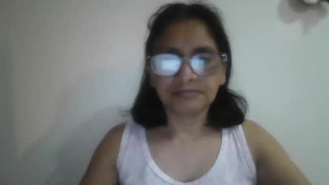 Ester online show from November 2025 11:31:01 PM