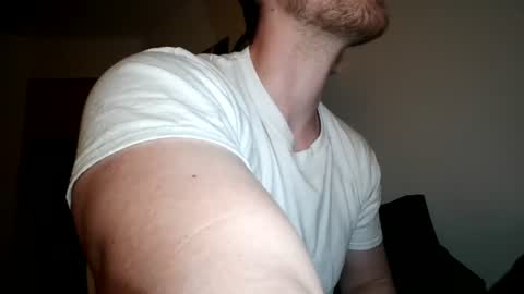 Snapshot of tiwe_ chatting on June 2026 07:15:01 PM HornyGentleman online show from June 2026 07:15:01 PM