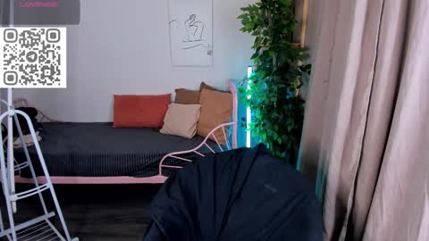 2 GMT Mo Tu We Th Fr 10am-4am online show from November 2025 09:59:02 PM