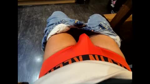 Snapshot of toadinhole chatting on December 2025 12:37:02 AM Toady online show from December 2025 12:37:02 AM