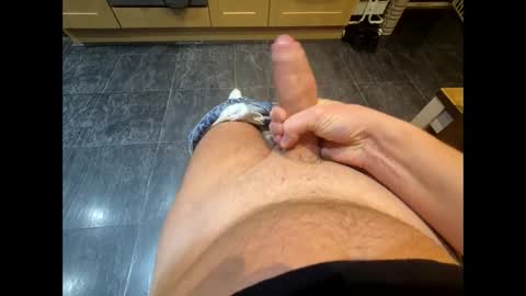 Snapshot of toadinhole chatting on February 2026 11:52:01 PM Toady online show from February 2026 11:52:01 PM