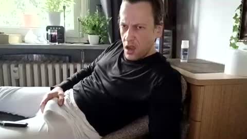 Snapshot of tobsen666857533 chatting on April 2026 04:23:01 PM tobsen666857533 online show from April 2026 04:23:01 PM