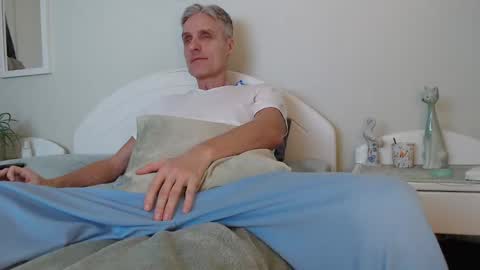 Daniel Bisexual uncut 20cm online show from January 2025 02:33:02 PM