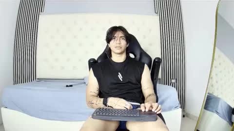 toji lee online show from November 2025 07:49:02 PM