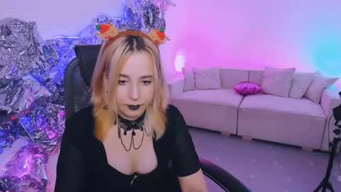 Tolli Moll online show from December 2024 03:15:02 PM