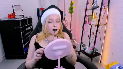 Tolli Moll online show from December 2024 09:07:01 AM