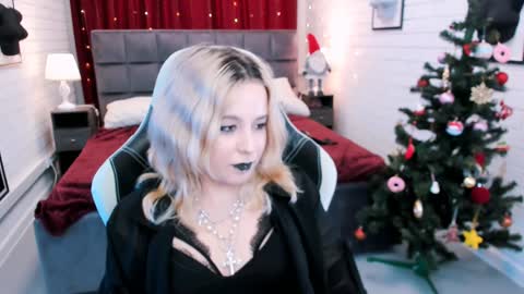 Tolli Moll online show from January 2025 03:19:01 PM