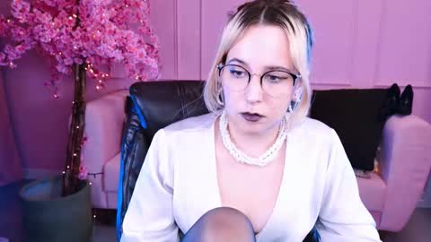 Tolli Moll online show from January 2025 08:20:01 AM