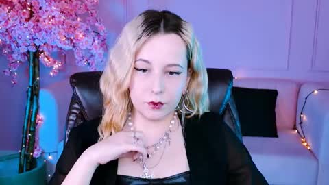 Tolli Moll online show from January 2025 08:40:02 AM