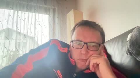 Snapshot of tom6644 chatting on December 2024 09:46:01 AM Tom online show from December 2024 09:46:01 AM