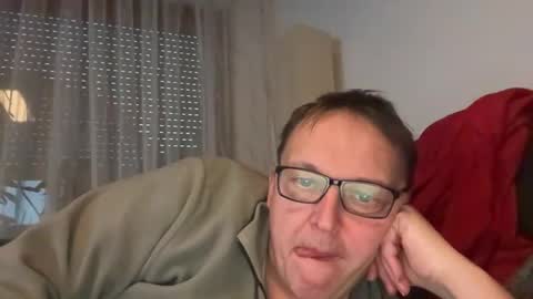 Snapshot of tom6644 chatting on March 2025 05:33:02 PM Tom online show from March 2025 05:33:02 PM