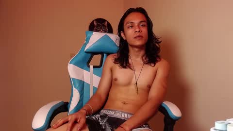 Snapshot of tom_1945 chatting on October 2025 05:07:01 AM tom online show from October 2025 05:07:01 AM