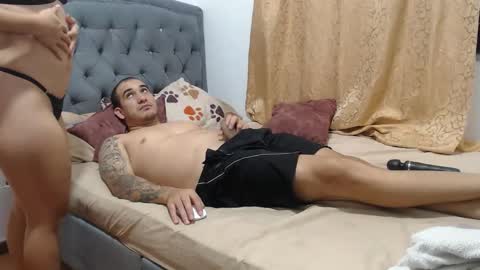 Snapshot of tom_and_lazzie chatting on December 2025 02:50:02 AM tom and lazzie online show from December 2025 02:50:02 AM