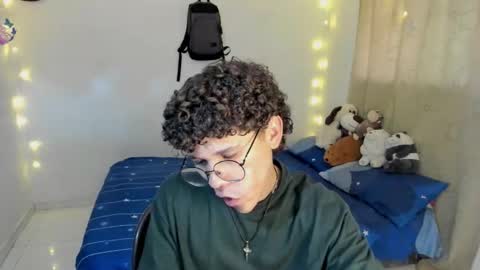 Tom Blue online show from December 2025 07:31:01 PM