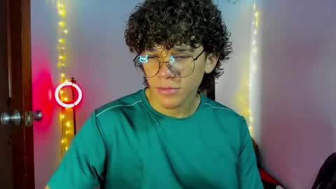 Tom Blue online show from May 2026 06:07:02 PM