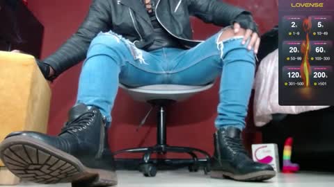 Tom online show from February 2025 11:02:02 PM