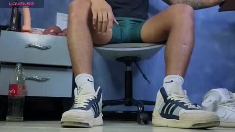 Tom online show from February 2026 10:19:01 PM