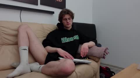 Snapshot of tom_chance chatting on December 2024 10:57:02 PM tom online show from December 2024 10:57:02 PM