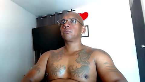 Snapshot of tom_miller chatting on October 2025 07:09:02 PM Tom Miller online show from October 2025 07:09:02 PM