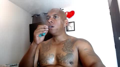 Snapshot of tom_miller chatting on October 2025 07:00:01 PM Tom Miller online show from October 2025 07:00:01 PM