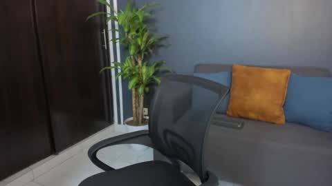 Snapshot of tom_sin_ chatting on January 2025 09:50:01 PM Tom Sin online show from January 2025 09:50:01 PM