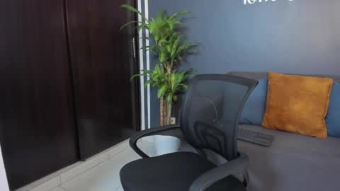 Snapshot of tom_sin_ chatting on January 2025 03:59:02 PM Tom Sin online show from January 2025 03:59:02 PM