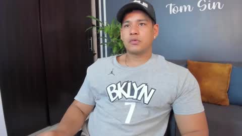 Snapshot of tom_sin_ chatting on January 2025 10:18:01 PM Tom Sin online show from January 2025 10:18:01 PM