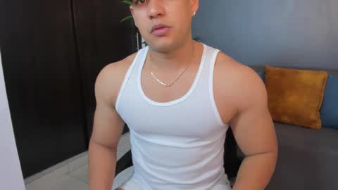 Snapshot of tom_sin_ chatting on January 2025 09:08:02 PM Tom Sin online show from January 2025 09:08:02 PM