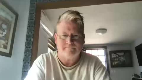 Snapshot of tomascausa chatting on February 2025 09:43:01 PM Hola online show from February 2025 09:43:01 PM