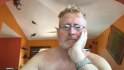 Snapshot of tomascausa chatting on September 2025 06:10:02 PM Hola online show from September 2025 06:10:02 PM