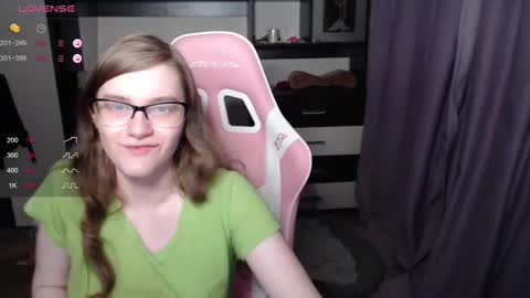 Snapshot of tomato_tease chatting on March 2025 04:15:02 AM tomato_tease online show from March 2025 04:15:02 AM