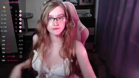 Snapshot of tomato_tease chatting on November 2025 06:40:02 PM tomato_tease online show from November 2025 06:40:02 PM