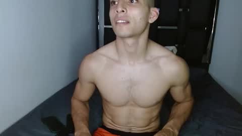 tomaz_18 online show from March 2026 06:03:01 PM