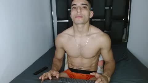 tomaz_18 online show from March 2026 11:09:01 PM