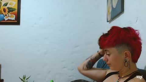 Snapshot of tomboyblue chatting on February 2025 09:35:02 PM Blue online show from February 2025 09:35:02 PM