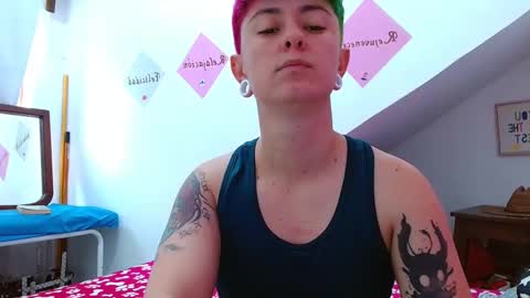 Snapshot of tomboyblue chatting on October 2025 02:43:02 PM Blue online show from October 2025 02:43:02 PM