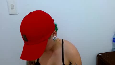 Snapshot of tomboyblue chatting on December 2025 05:11:02 PM Blue online show from December 2025 05:11:02 PM