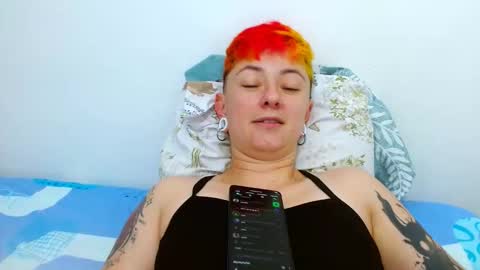 Snapshot of tomboyblue chatting on January 2026 07:05:02 PM Blue online show from January 2026 07:05:02 PM