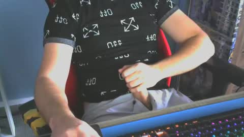 Snapshot of tomin3m chatting on December 2024 08:33:02 AM tomin3m online show from December 2024 08:33:02 AM