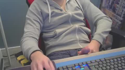 Snapshot of tomin3m chatting on December 2024 07:39:02 PM tomin3m online show from December 2024 07:39:02 PM